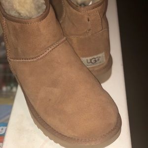 Women’s ugg boots! 40% off! Size 7!